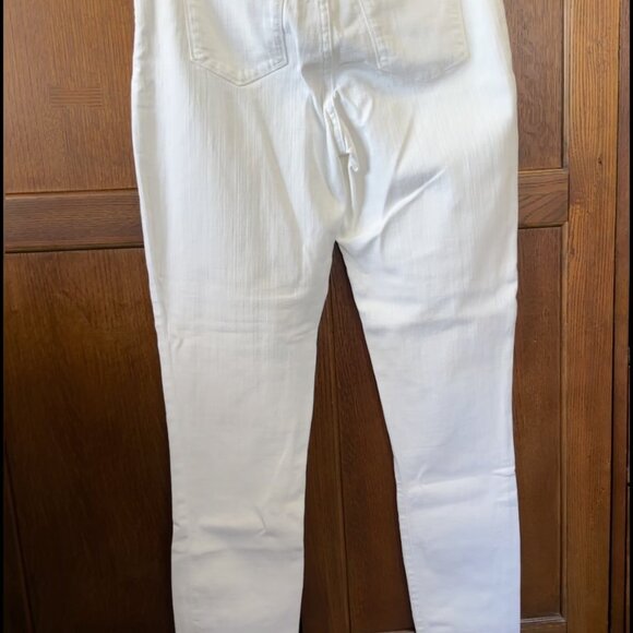 Abercrombie & Fitch High Rise White Jeans – 27x27  New - Picture 3 of 4